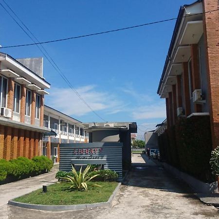Liberty Homestay Parit  Εξωτερικό φωτογραφία