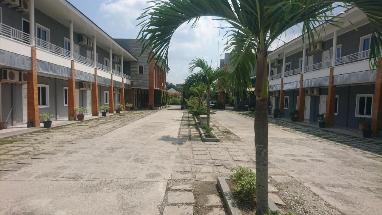 Liberty Homestay Parit  Εξωτερικό φωτογραφία